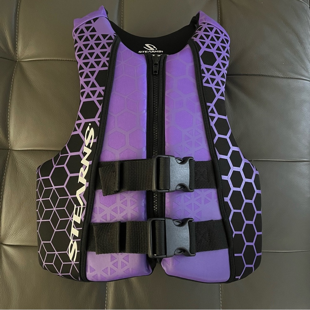 Stearns Kids Life Jacket (50-90Ibs)         Neoprene material for added comfort